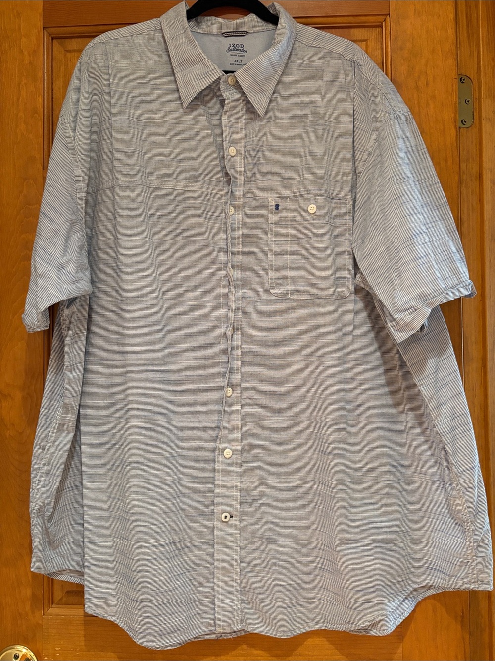 Izod Men's Heather Light Blue Short-Sleeve Button-Down Shirt